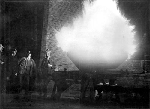 Eerste proef, in juni 1928, om het Olympisch vuur aan te steken.